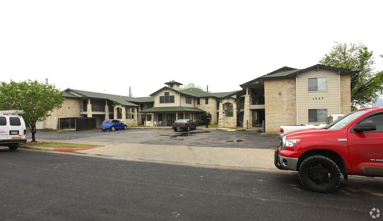 Building Photo - 1345-1347 Lamar Square Dr