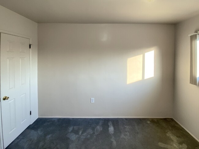 Photo - 1137 3/4-1134 W 90th St House