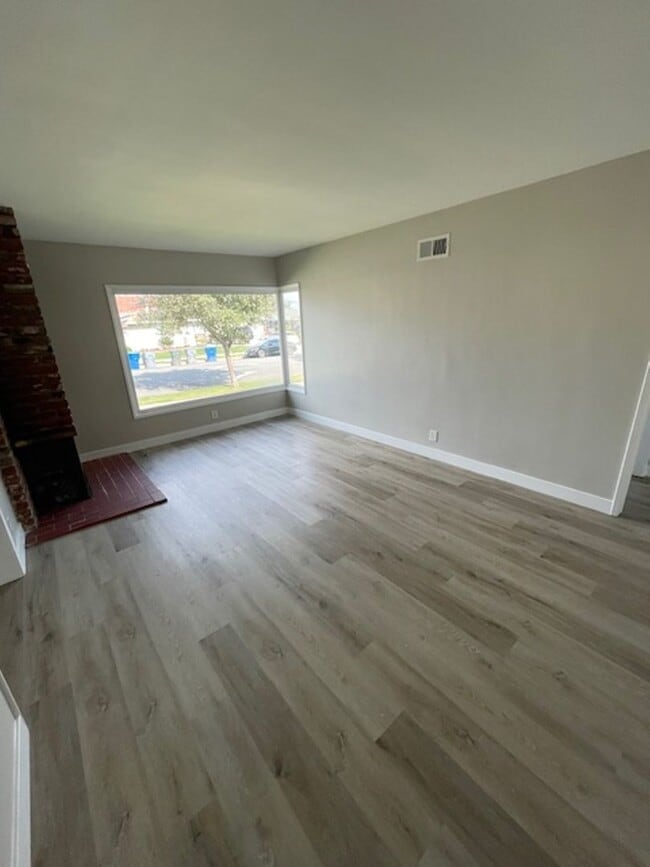 Building Photo - ***COMING SOON***  Beautifully Remodeled 3-Bedroom Home in Prime La Habra Location