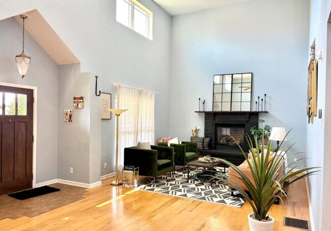 Foto del edificio - 3 Bedroom 4 Bathroom House