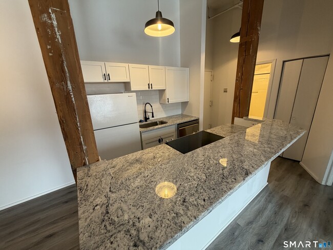 Foto del edificio - 222 Williams St E