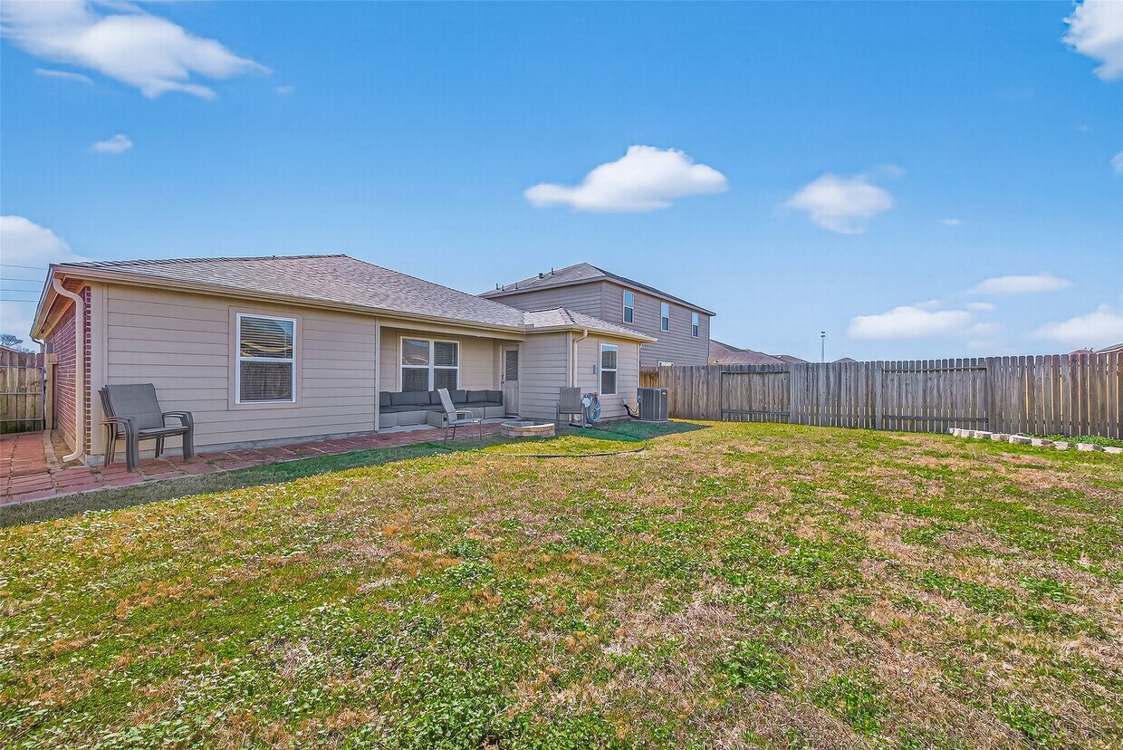 Foto del edificio - 2319 Seabourne Trails Rd