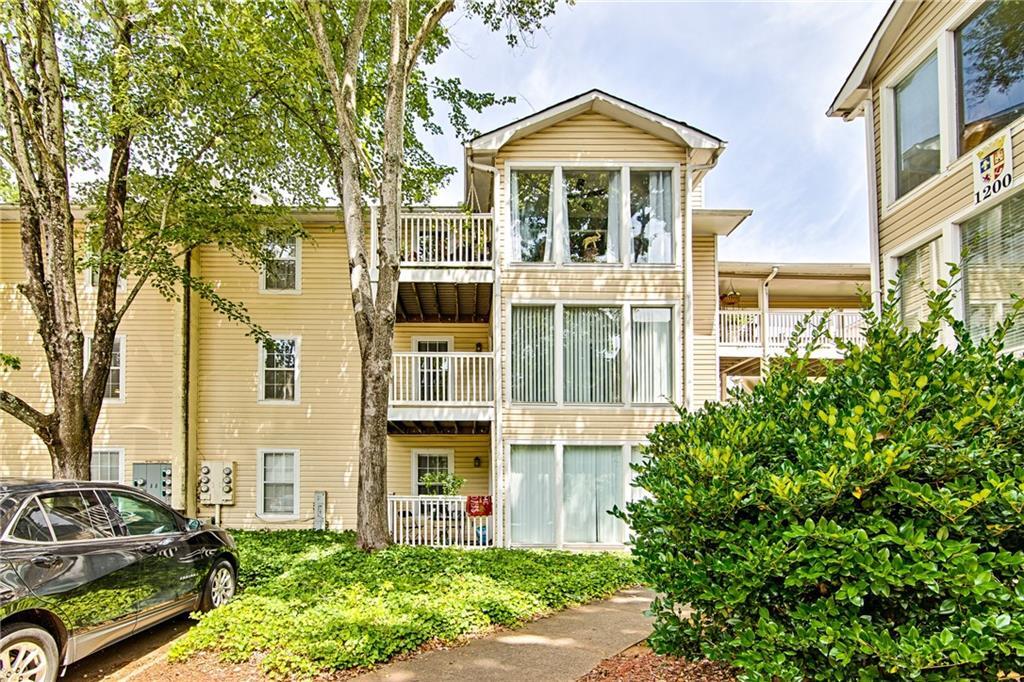 Primary Photo - 1102 Augusta Dr