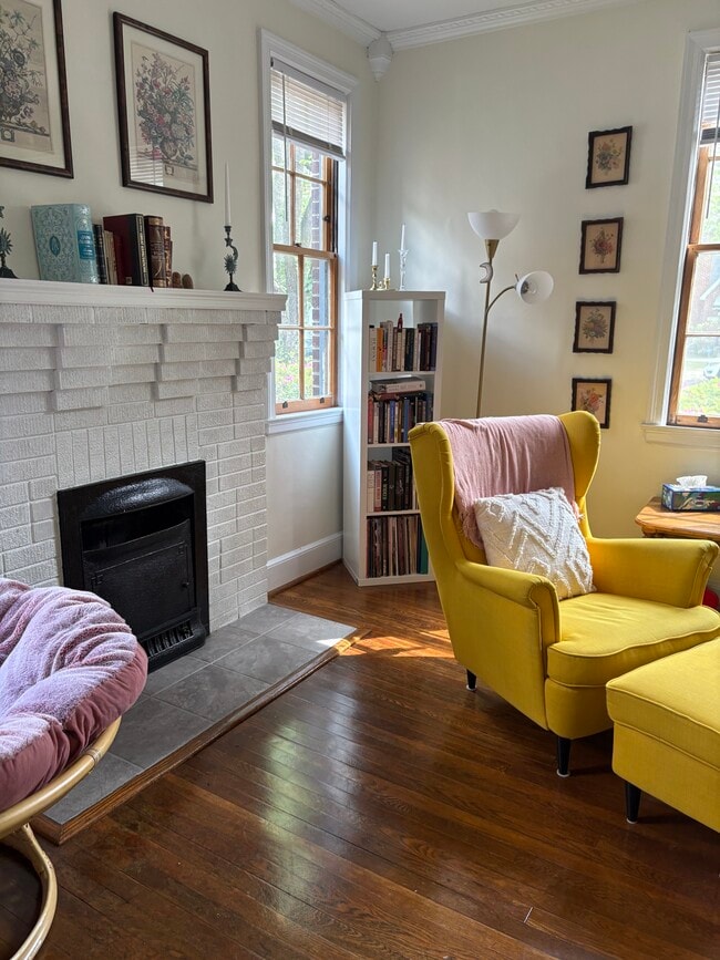 Living room - 2603 Kiawah Ave