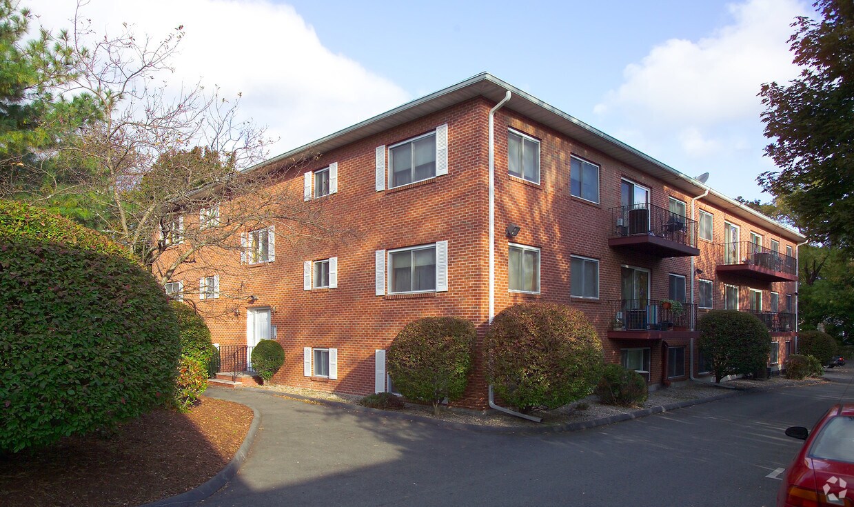 15 Watson Ter, Quincy, MA 02169 Apartments in Quincy, MA