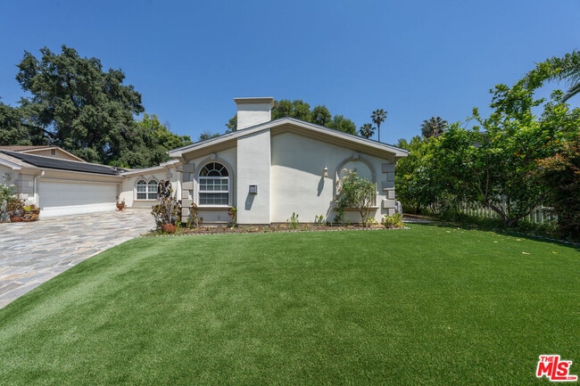 Building Photo - 4112 Old Topanga Canyon Rd