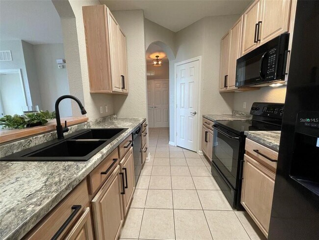 Foto del edificio - 6451 Old Park Ln