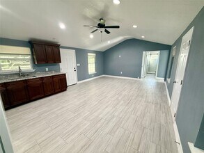Building Photo - 9013 Puritan Way
