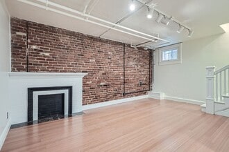 Building Photo - 954 N Pearl St
