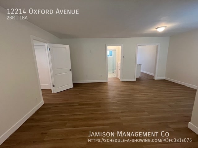 Foto del edificio - 12214 Oxford Ave