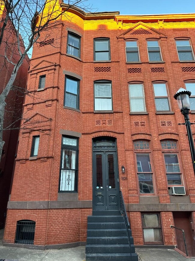 Building Photo - 1825 Madison Ave