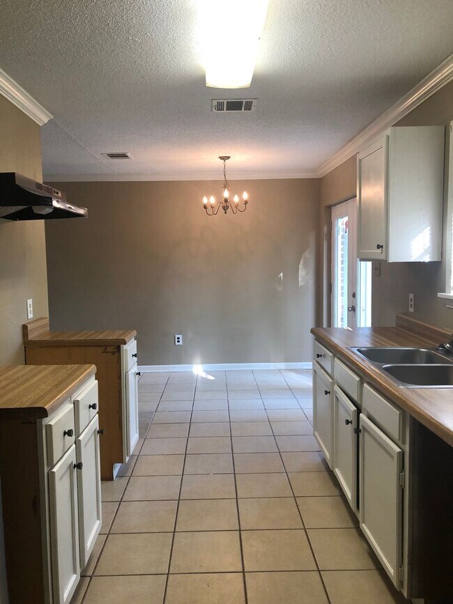 Foto del edificio - $250 OFF MOVE IN SPECIAL for this Keithvil...