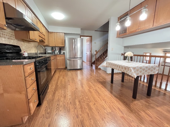 Photo - 1689 Apple Valley Rd House