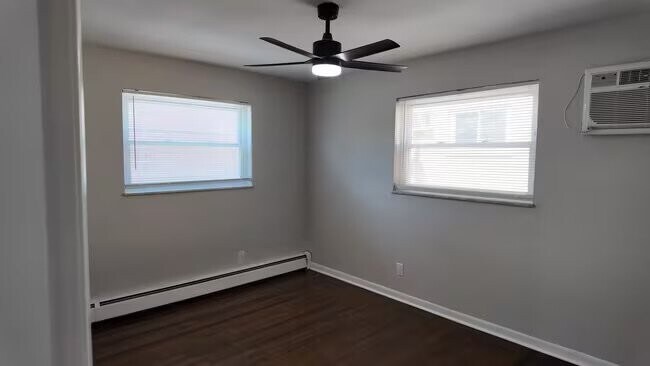 Building Photo - 3160 Schubert Ave