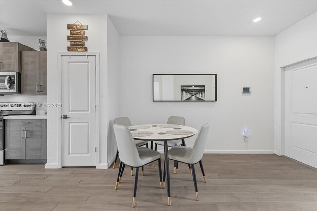 Foto del edificio - 805 SE 18th St