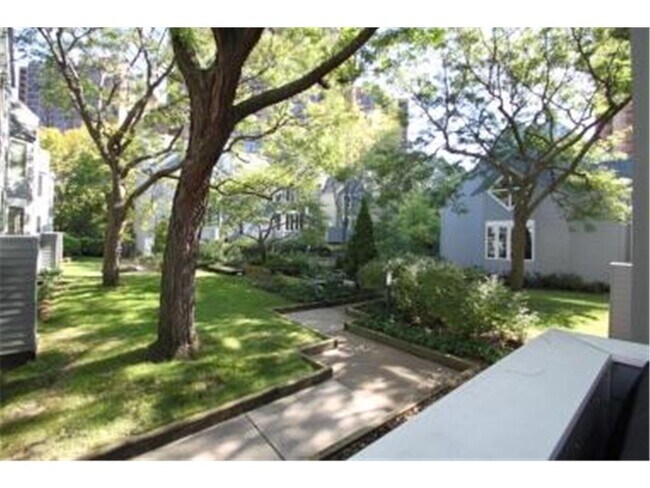 Foto del edificio - 28 Greenway Gables