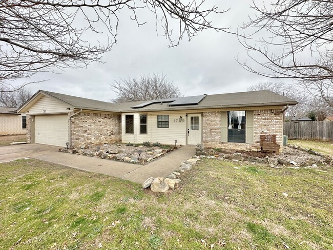 Building Photo - Price Drop!  Viewable Now!  Small Dogs Acc...
