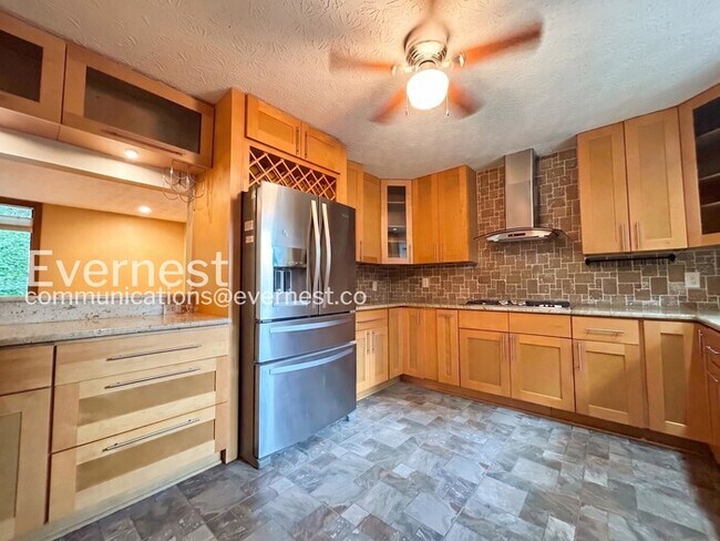 Foto del edificio - 770 Bayliss Dr