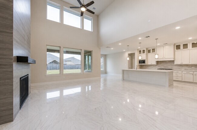 Foto del edificio - 21307 Blue Wood Aster Ct