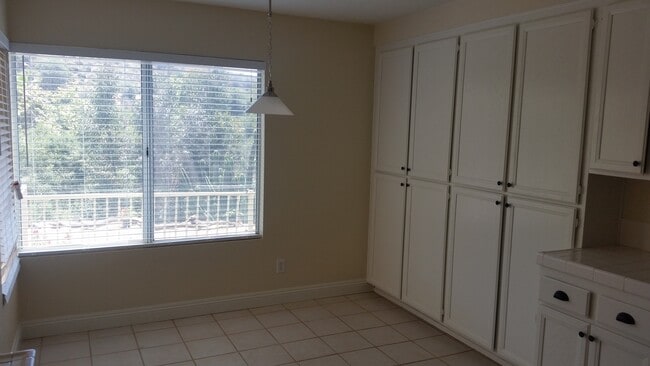 Building Photo - 1437 Green Oak Rd