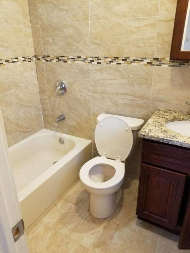 Foto del edificio - 145-18-145115 115th Ave