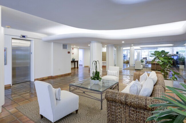 Foto del edificio - 170 N Ocean Blvd