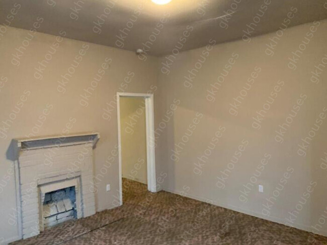 Building Photo - 2125 Arlington Ave
