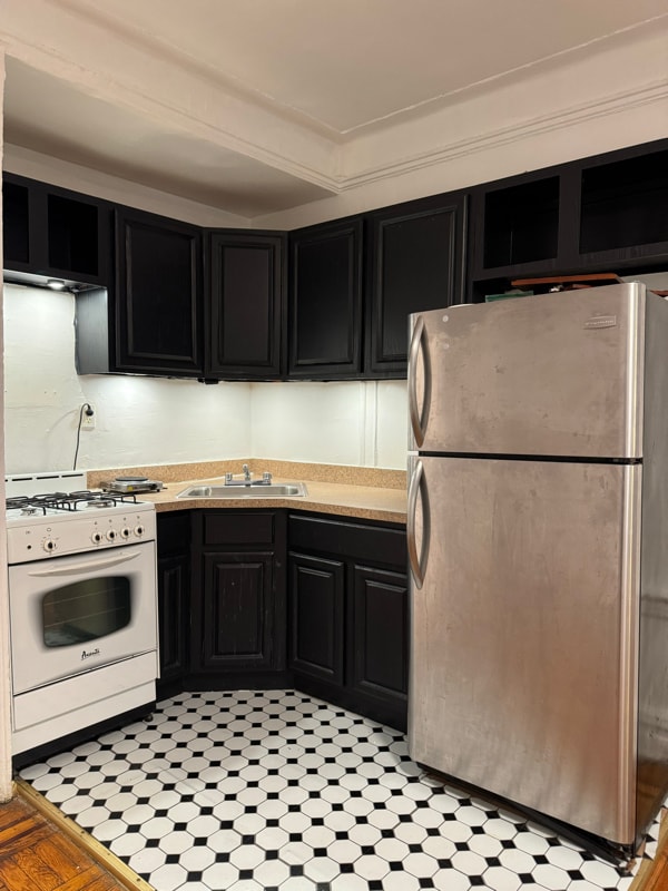 Building Photo - 377 Montgomery St