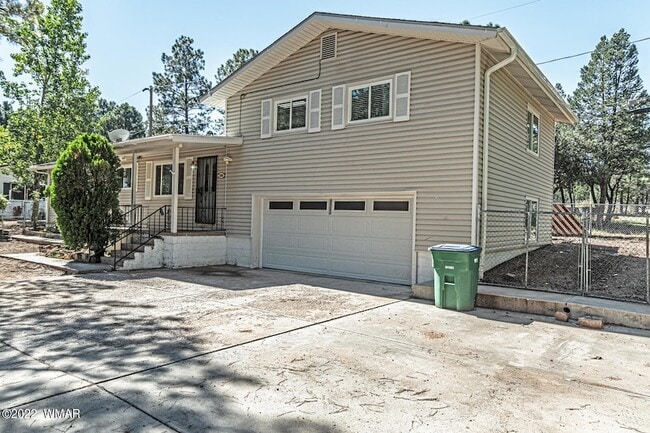 Building Photo - 580 N 9th Dr
