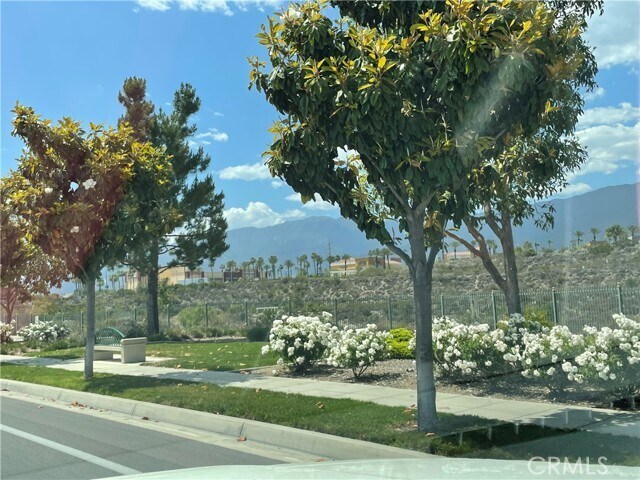 Foto del edificio - 882 Mitchell Way