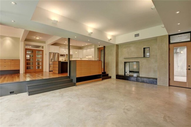 Building Photo - 4201 Avenue F