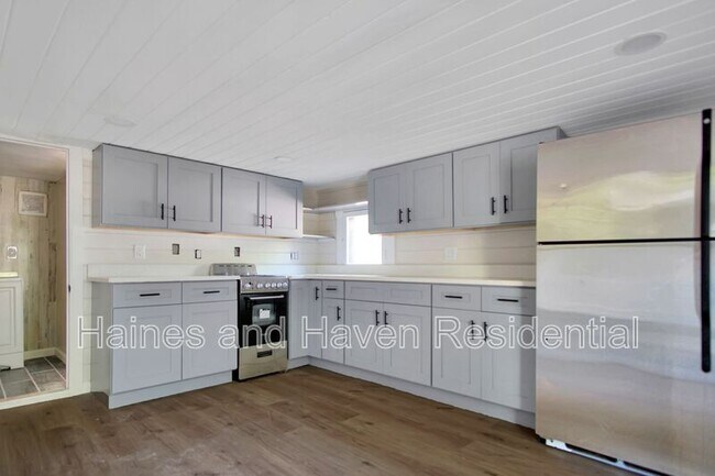 Foto del edificio - 658 Avenue B NW