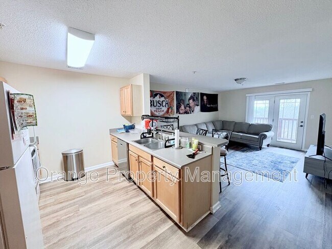 Foto del edificio - 1621 Harts Ridge Dr