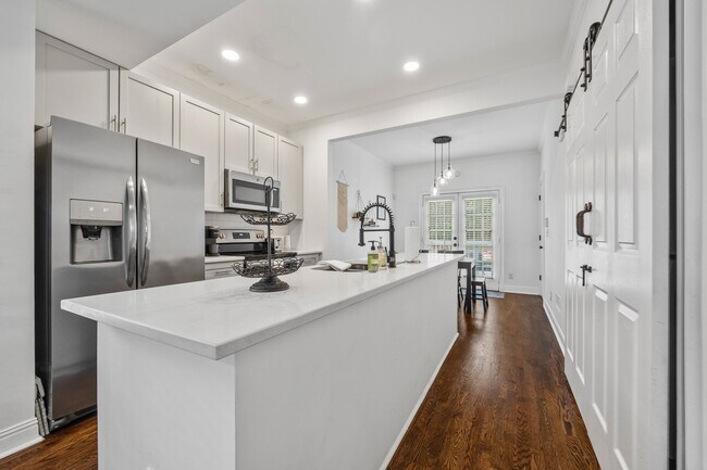 Foto del edificio - 144 Holiday Ave NE