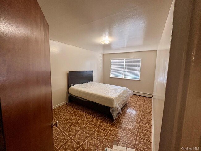 Foto del edificio - 1264 Metcalf Ave