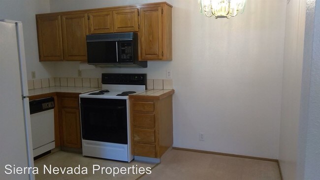 Building Photo - 1475 Selmi Dr