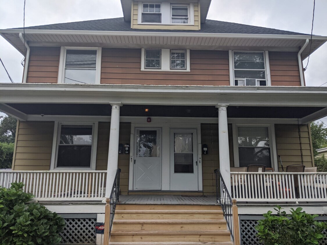 Front - 17 Somerset St