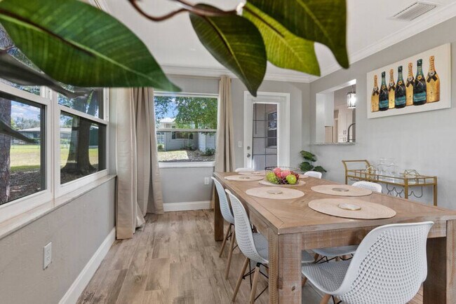 Building Photo - Renovated Work & Pet Friendly Home | Near ...