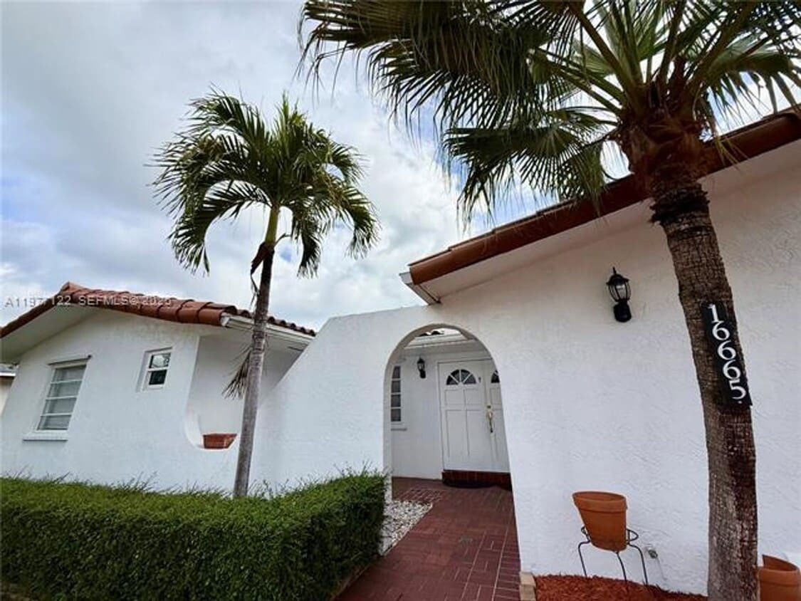 Photo - 16665 SW SW 93rd Ct PALMETTO BAY, FL 33157