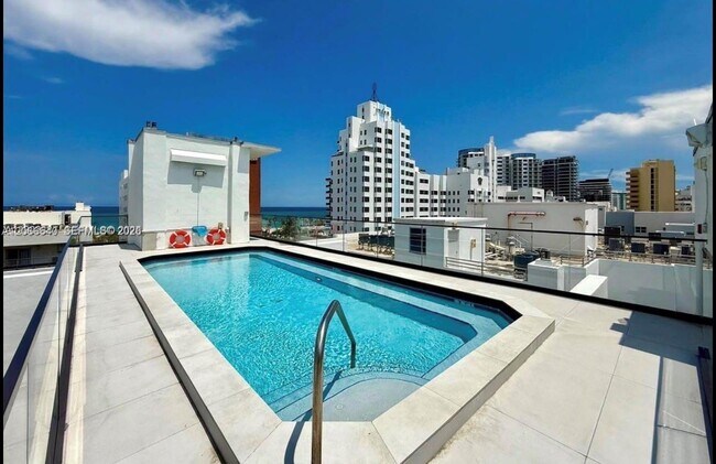 Foto del edificio - 4122 Collins Ave