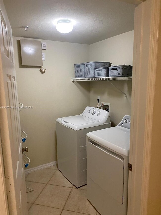 Building Photo - 6400 Emerald Dunes Dr