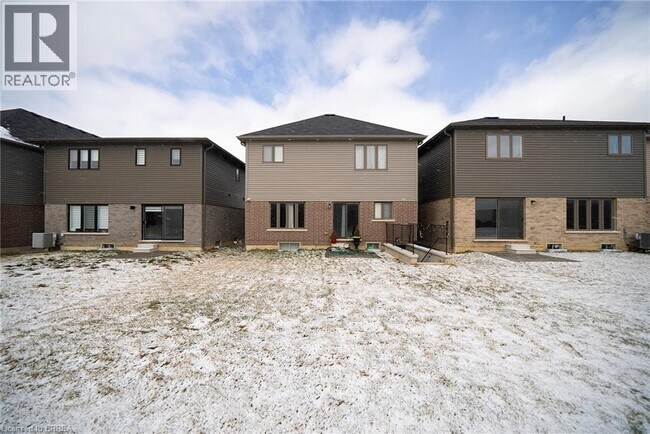 Building Photo - 31 Mair Ave