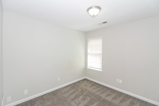 Foto del edificio - 8471 Cross Point Dr