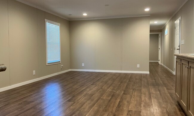Building Photo - 231 Fryer St