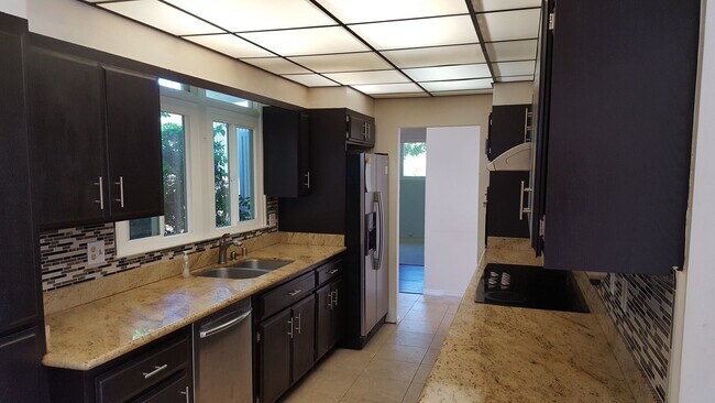 Building Photo - Fabulous 19th Avenue Park! | 1657 Wolfe Dr