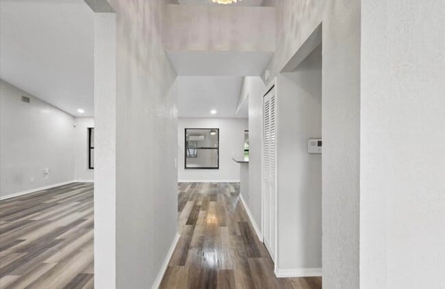 Foto del edificio - 2024 SW Monterrey Ln