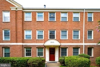 Building Photo - 2805 Arlington Blvd
