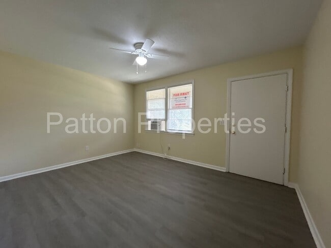 Building Photo - 3100 Oweada Dr