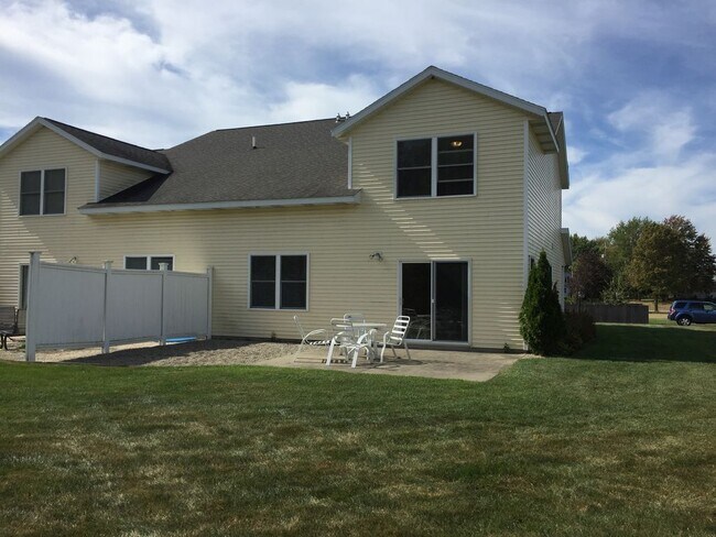 Foto del edificio - 2456-2456 Millview