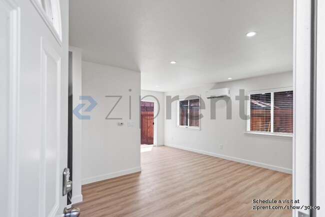 Building Photo - 1425 Adeline St